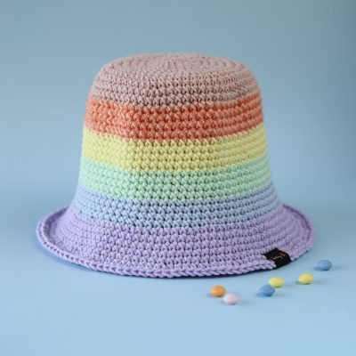 Bucket hat pastelowa tęcza