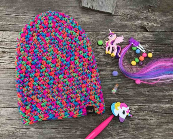 ażurowa czapka MULTICOLOR - obrazek 2