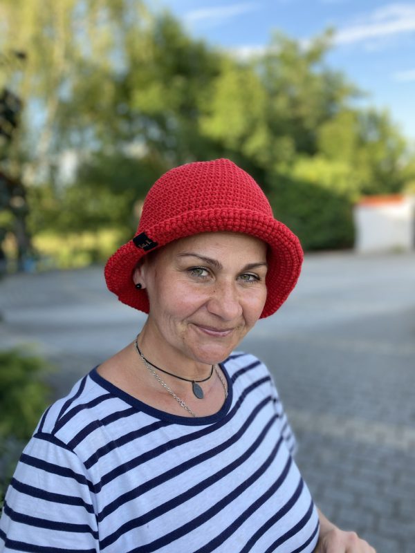 Bucket hat czerwony - obrazek 3