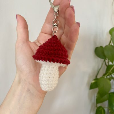 Brelok / zawieszka grzyb bordowy