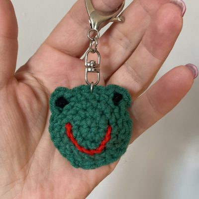 Brelok / zawieszka żabka ciemna zieleń